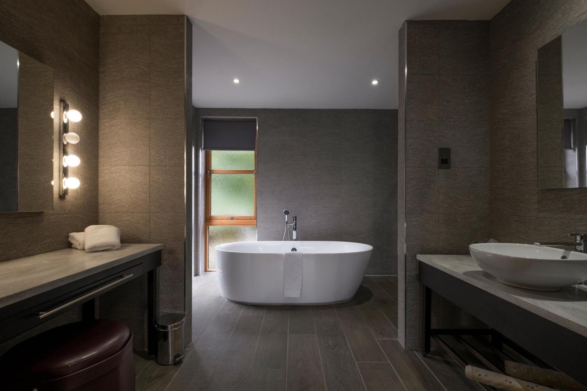 The Lodge On Loch Lomond Hotel Luss Bagian luar foto