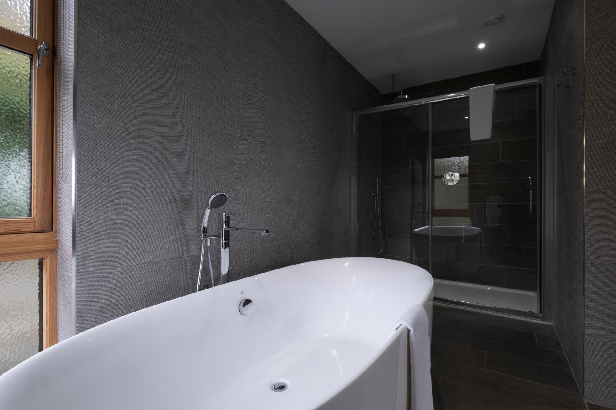 The Lodge On Loch Lomond Hotel Luss Bagian luar foto